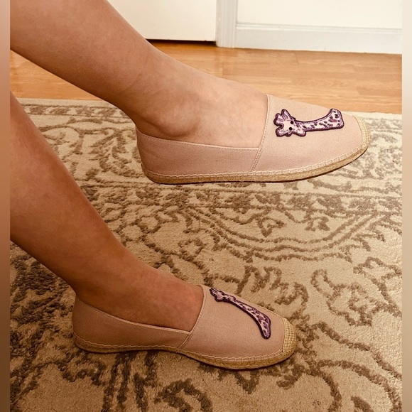 597- Kate Spade New York Garden Giraffe Pale Vellum Size 8 B NWT - Picture 1 of 12